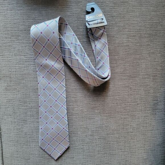 CAPE COD Neckwear Men's Grey Silver Tie with geometric Pattern - Picture 1 of 6